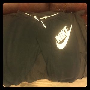 Nike Crop Sweatpants